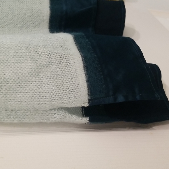 Sweater/ green and white/Med - Picture 2 of 2